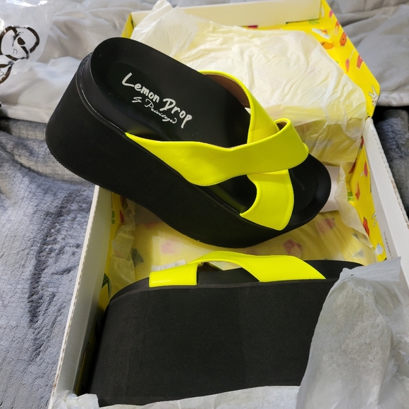 Neon Green Platform Sandals - Picture 4 of 5